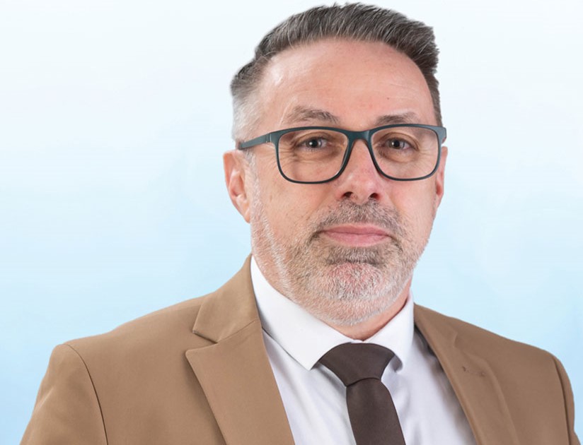 „Azt gondolom, hogy ezt most már látnia kell mindenkinek” – A megbukott ócsai polgármester rájött, miért állt bele a helyi lelkész – videó