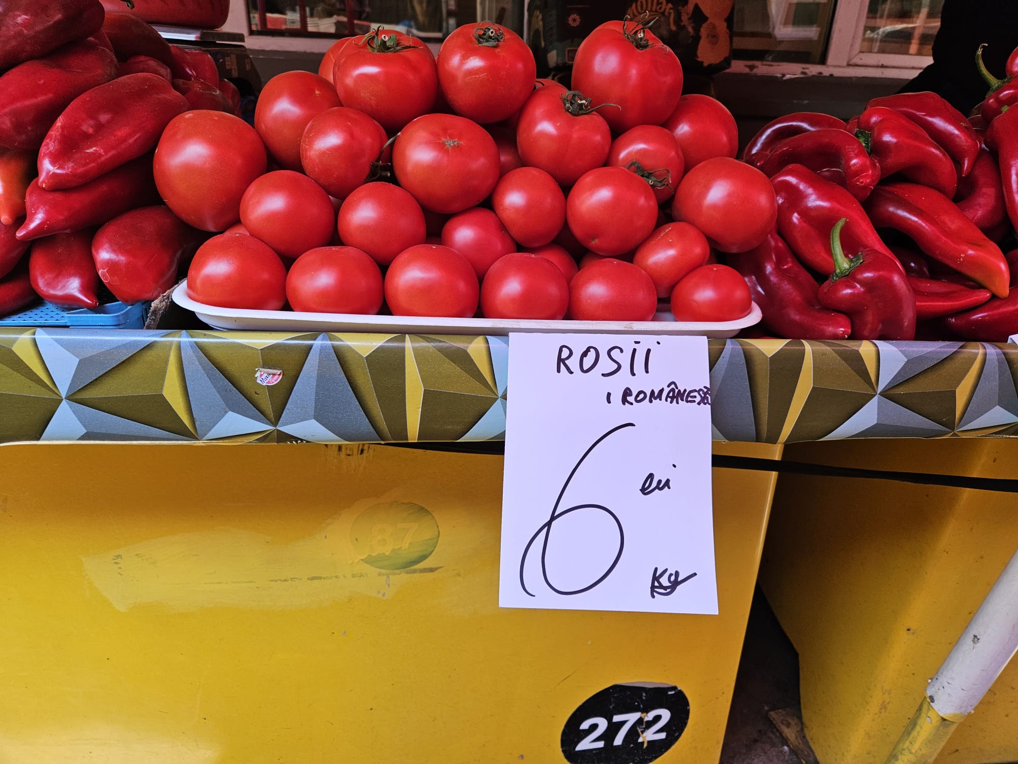 Experiment Libertatea. Cum sunt preţurile la alimente în Bulgaria faţă de România, în pieţe şi la hipermarket. Marile surprize de la raft
