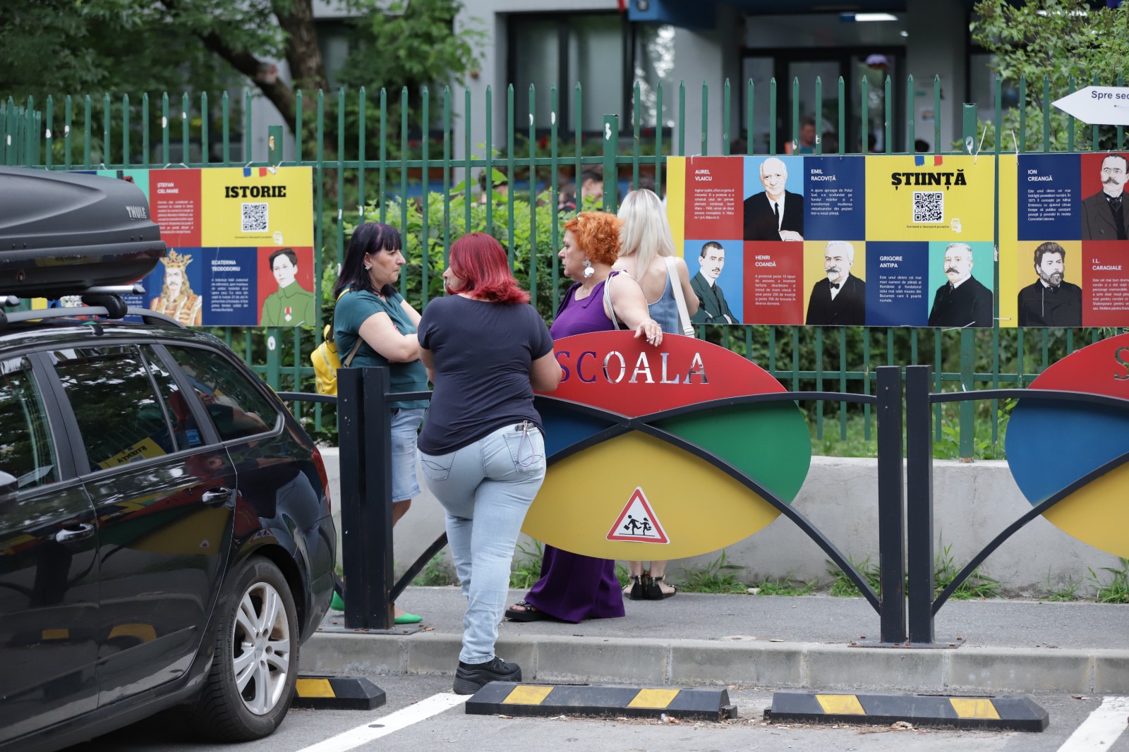 Evaluarea Națională 2026 la Română. Profesori ținuți „ostatici” până la 8 ore în școli: sindicatele acuză Ministerul de incompetență și răzbunări