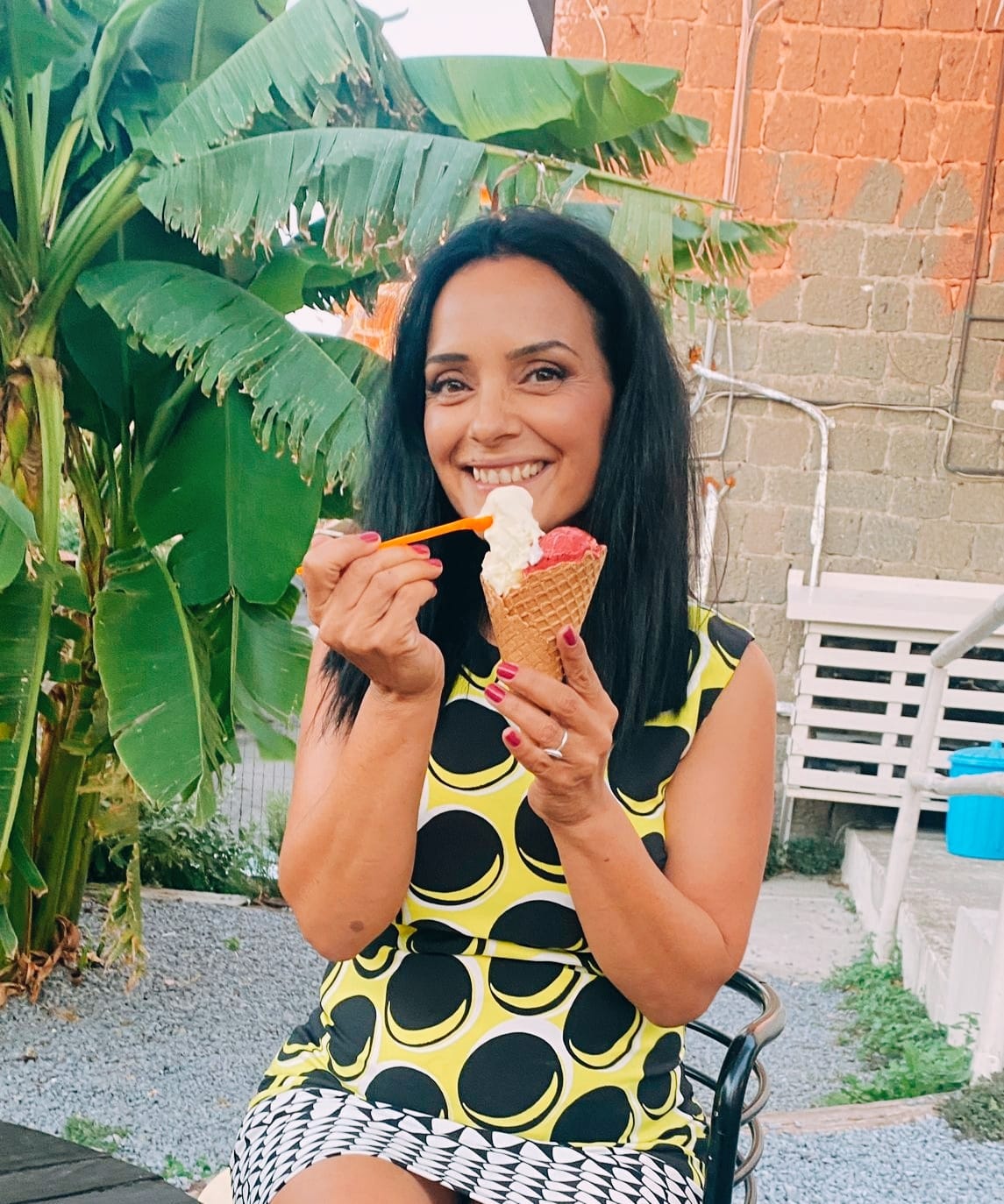 Cu ce se ocupă Magda Vasiliu în Italia, după ce a renunțat la televiziune ca să își salveze fiul bolnav de cancer: „Lucrez în contact direct cu clienții”