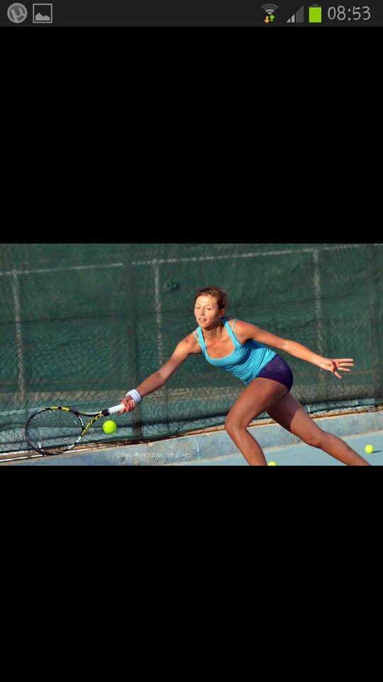 Un mare talent al tenisului tricolor se stinge în Cipru: ”Caut sponsor, pentru a-mi realiza visul!”. Raluca Șerban a intrat pe mâna antrenorului care l-a făcut mare pe Baghdatis. Sportiva este valoroasă, dar și frumoasă / GALERIE FOTO