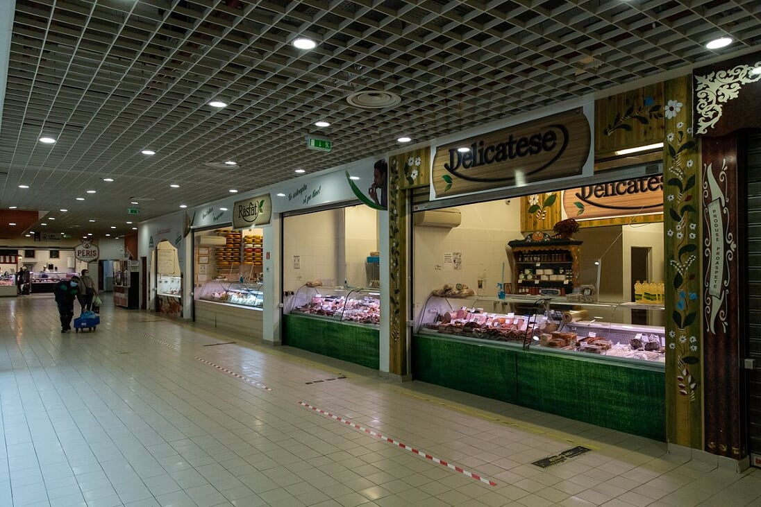 REPORTAJ. Supărarea comercianților dintr-o piață de la marginea Bucureștiului pe aglomerația de la Obor: “I-au văzut pe ei așa și ce au zis, hai să îi închidem pe toți”