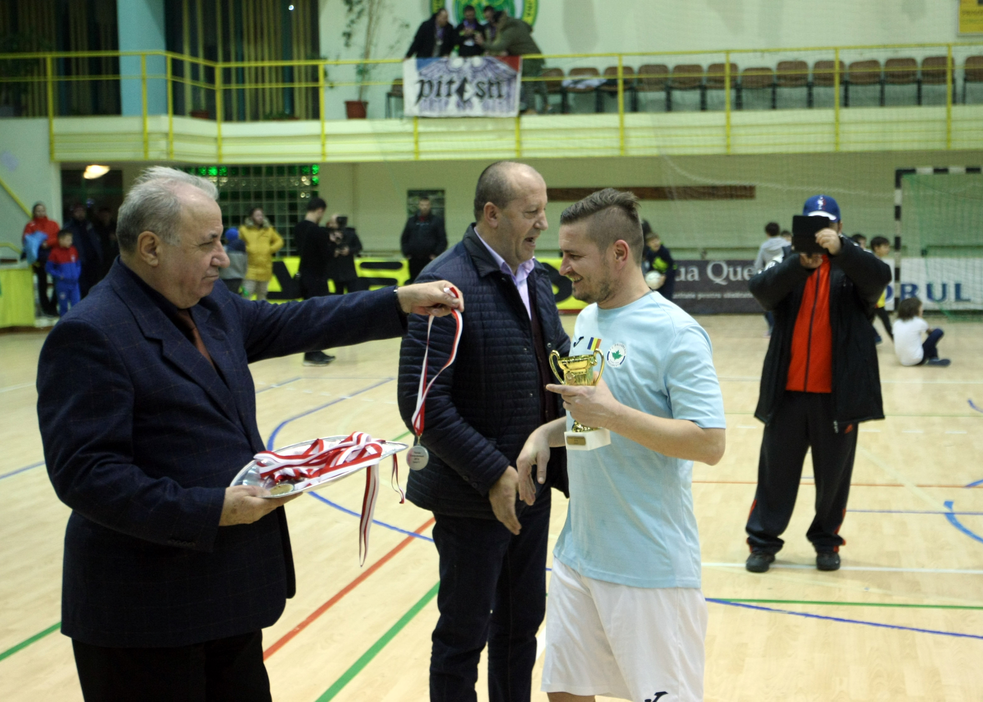 Echipa de old-boys Progresul București a câștigat ”Cupa Campionilor”, după o finală cu Steaua / GALERIE FOTO