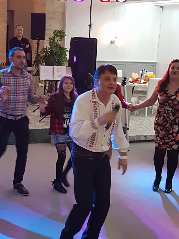 Schimbare radicală în viața lui Mihai Onilă, la un an de la moartea fiicei sale. A dat-o pe muzică de petrecere | FOTO &  VIDEO