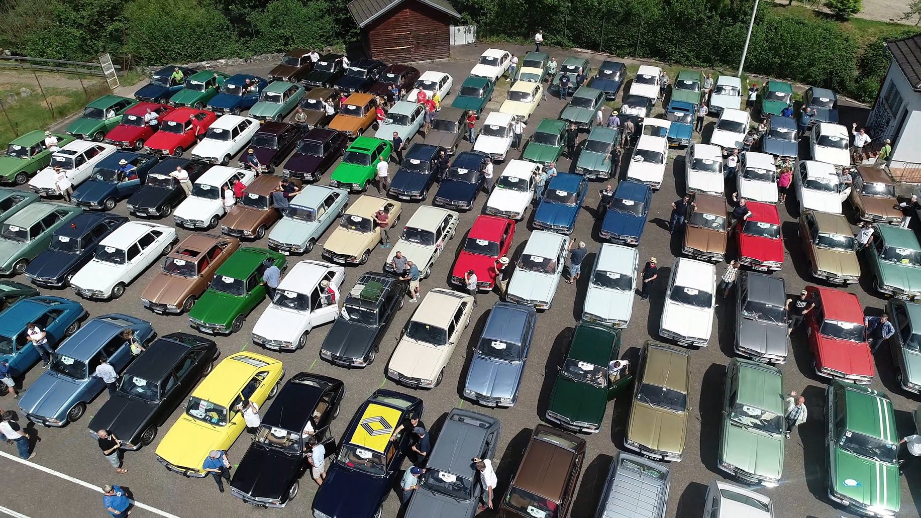 Am parcurs 4.000 km prin Europa cu o mașină veche de 52 de ani | GALERIE FOTO