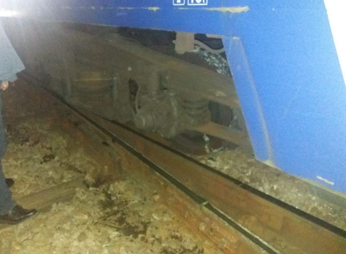 Un tren de călători a deraiat lângă Roșiori Nord, în zona unui macaz. Traficul feroviar este afectat
