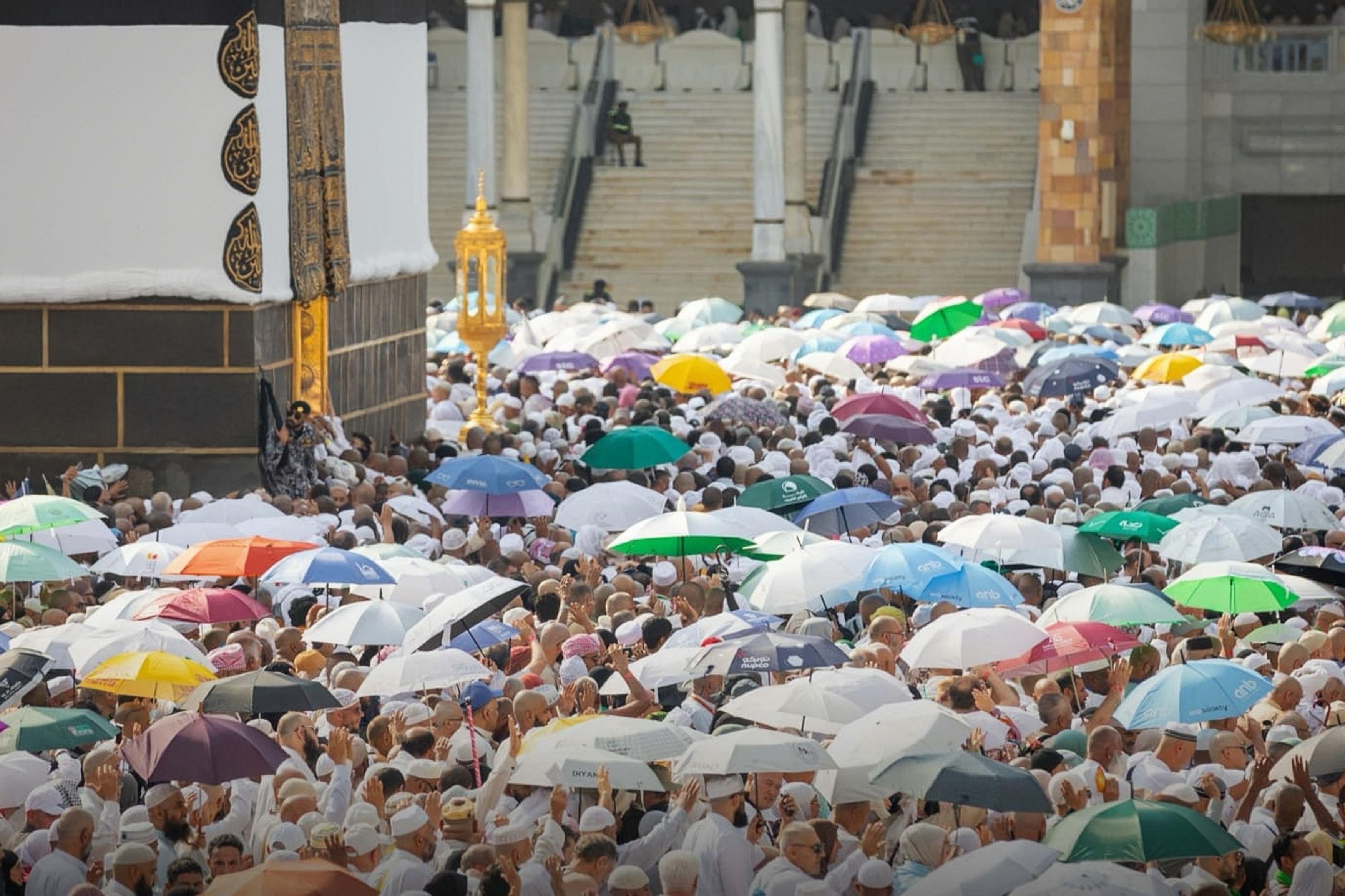 Peste 900 de oameni au murit la pelerinajul de la Mecca, din cauza temperaturilor de peste 50 de grade Celsius