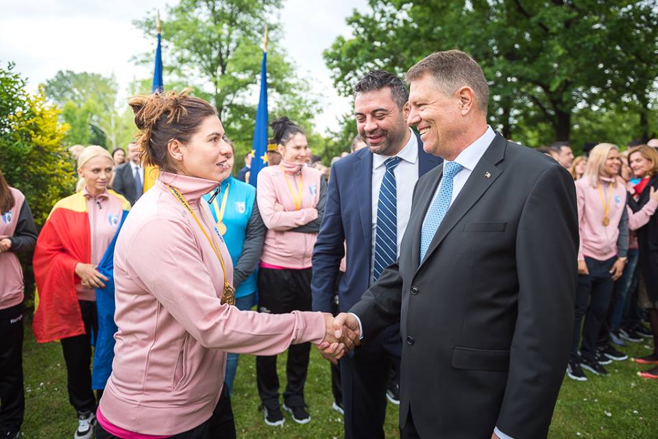 Avem cupe, n-avem săli. CSM București a cucerit două trofee continentale, dar Primăria Capitalei nu e în stare să facă o arenă