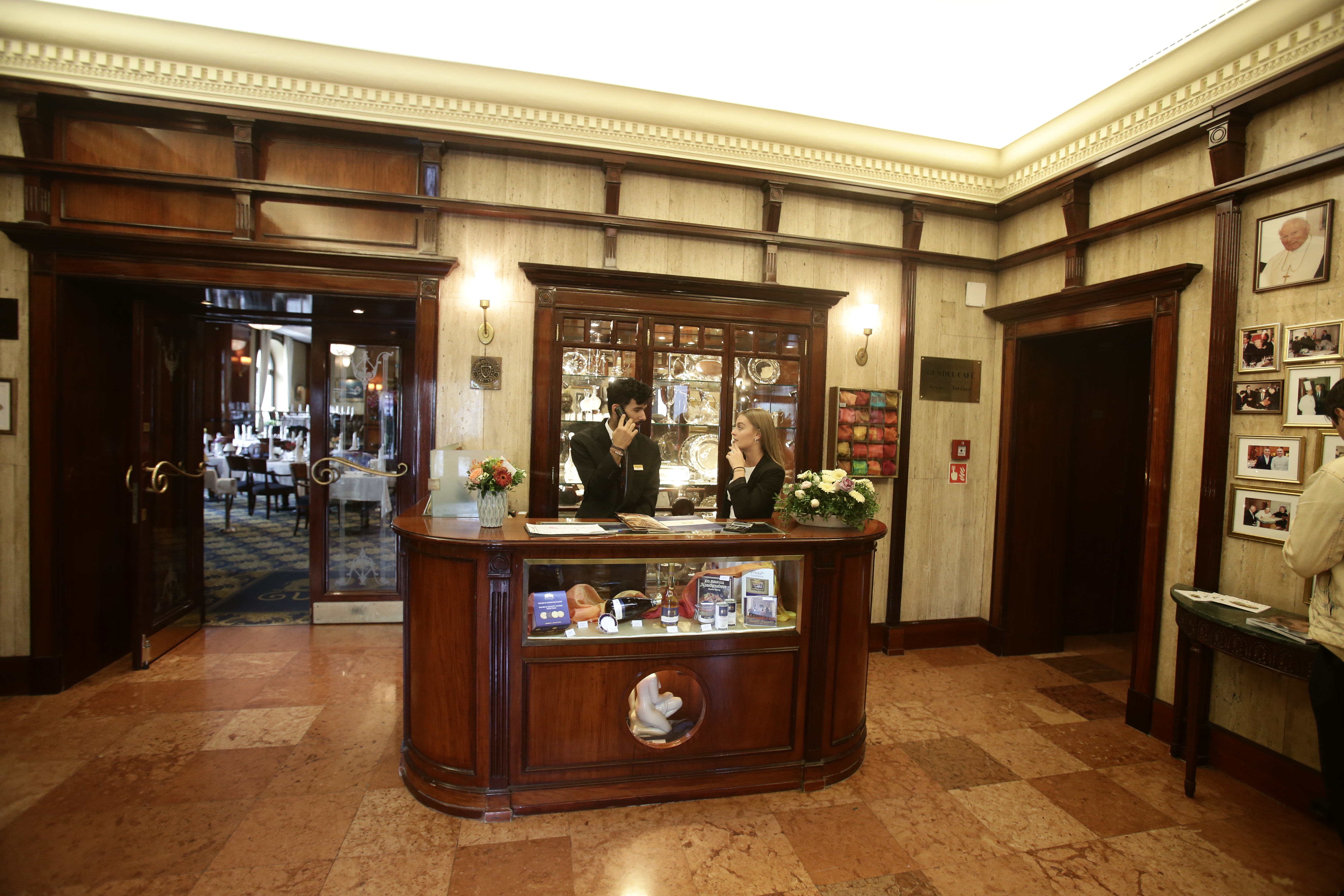 CORESPONDENȚĂ DIN BUDAPESTA/ Am fost în restaurantul unde va avea loc nunta lui Borcea. Ospătarii fac repetiții, oaspeții vor fi întâmpinați cu urări în limba română! FOTO&VIDEO