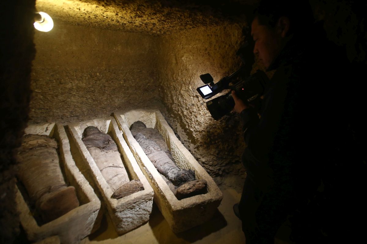 FOTO | Peste 40 de mumii noi, inclusiv copii, au fost descoperite în Egipt