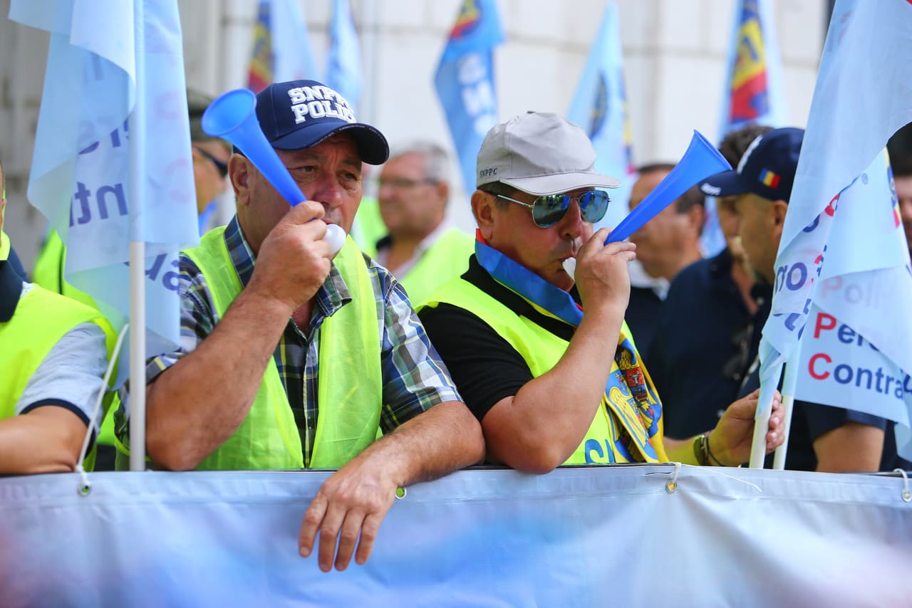 Protest al sindicaliştilor din Poliţie şi penitenciare în fața Ministerului Finanţelor. Care sunt principalele revendicări