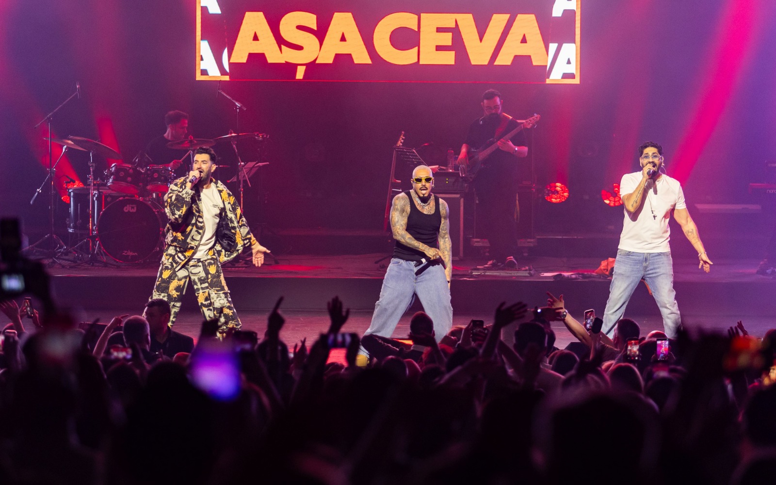 Cum au apărut Smiley, Alex Velea și Connect-R pe scena de la Sala Palatului din București: „E devreme să ne oprim”
