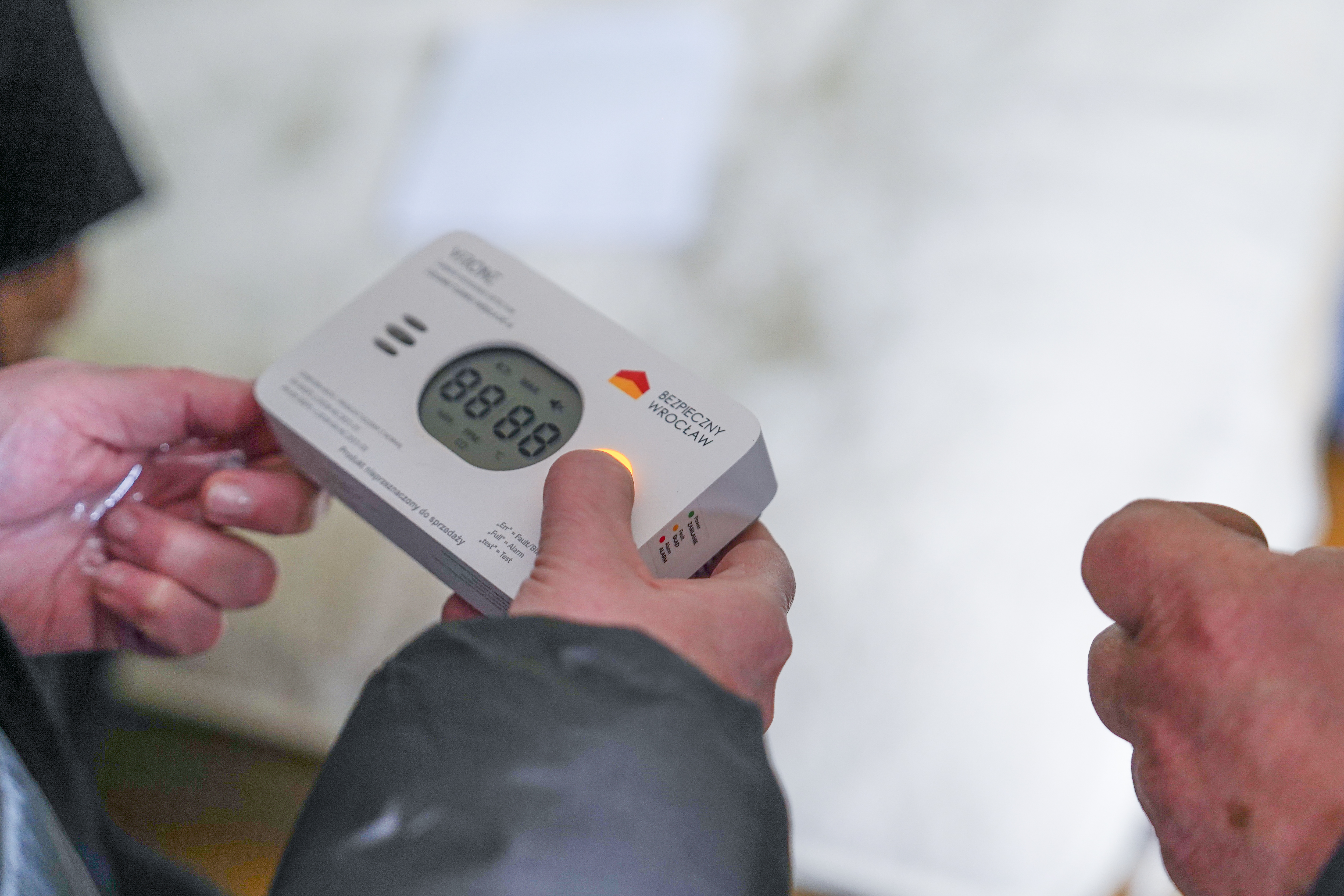 Potrzebujący dostaną od MOPS czujki czadu