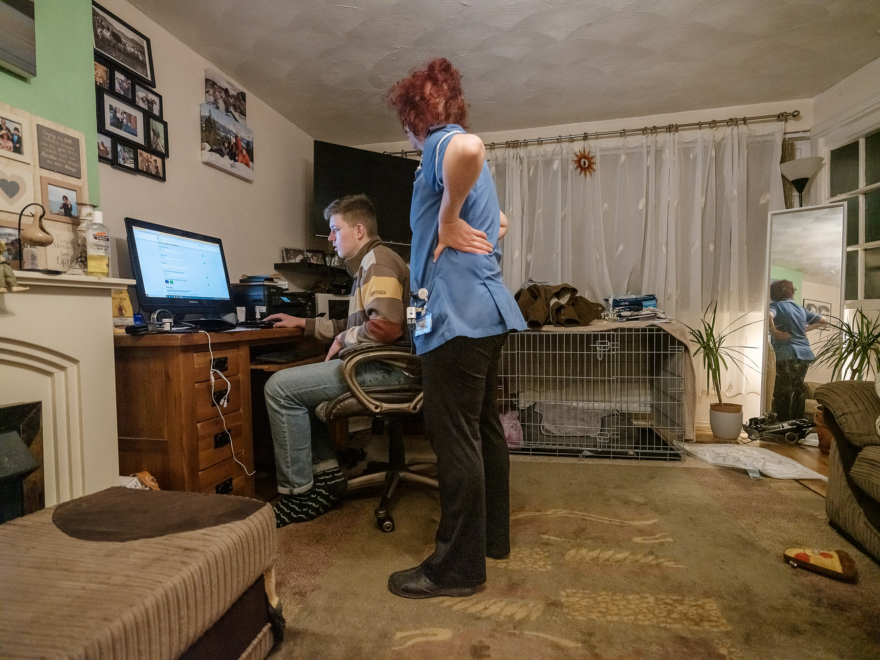 Istoria unei familii de români care lucrează în sistemul medical britanic: „Expresia aia «De ce-ai plecat?» «De foame!» e adevărată. Am plecat de foame”