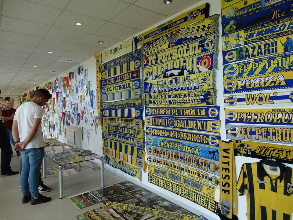 Petrolul Ploiești și Școala Altfel. ”Lupii” i-au primit pe ”Ilie Oană” pe elevii de la Liceul ”Victor Slăvescu” | FOTO