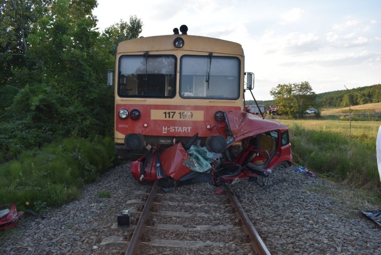 Fekete vasárnap Tolnában: hét balesetben két ember vesztette életét, köztük egy 21 éves