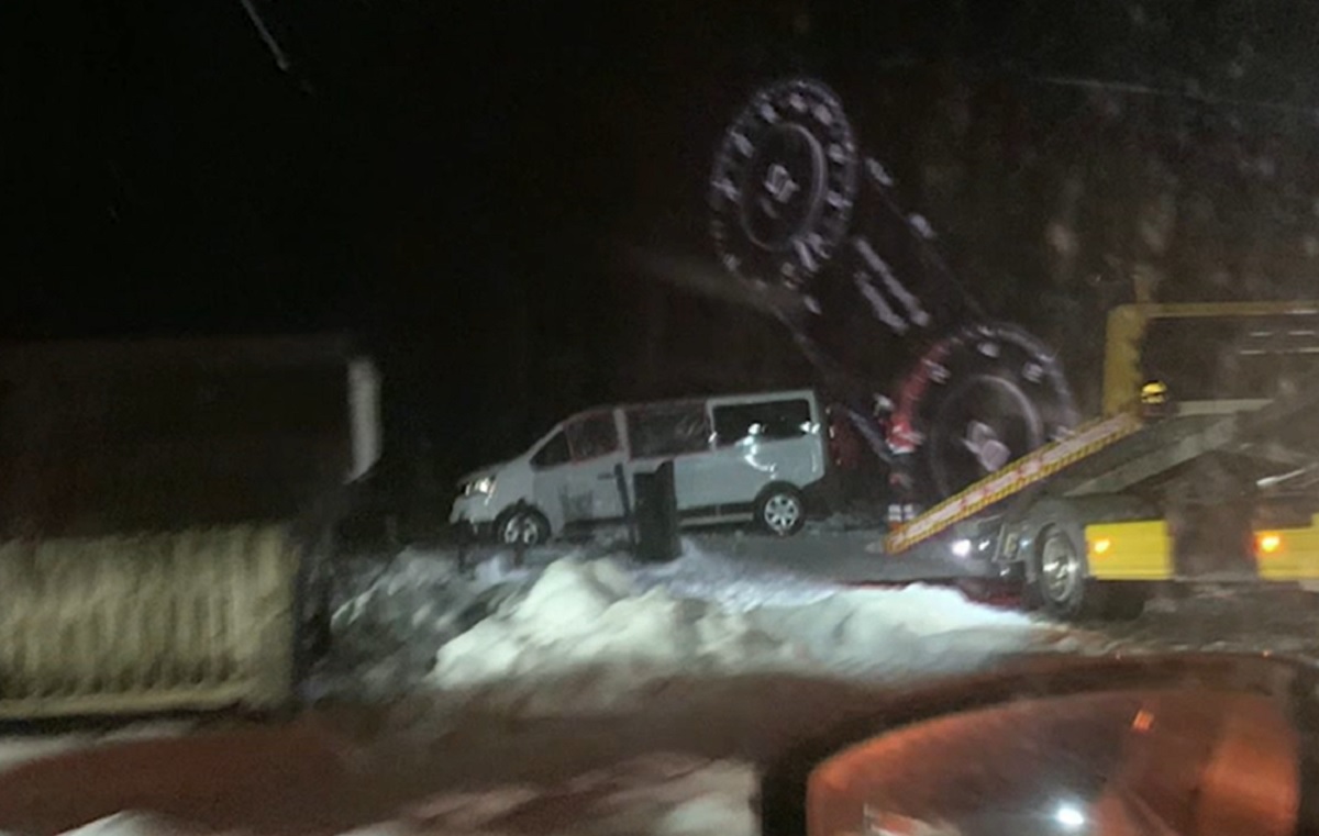 O polițistă și un polițist au tras cu pușca de asalt și pistolul în mașina condusă de un român, în Austria. Doi oameni din vehicul, loviți de gloanțe
