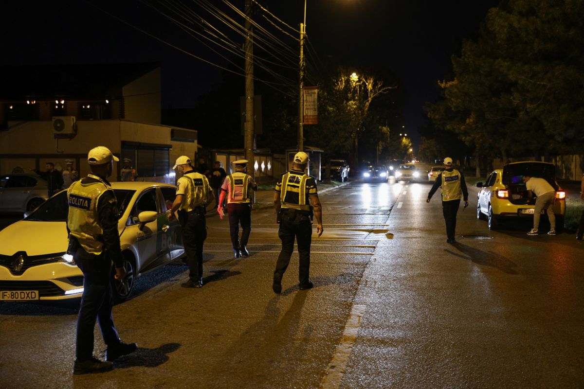 Șoferi băuți și care au consumat substanțe interzise, un autobuz neomologat în trafic și taxi fără autorizație, descoperite la un filtru al Poliției, sâmbătă noapte | VIDEO