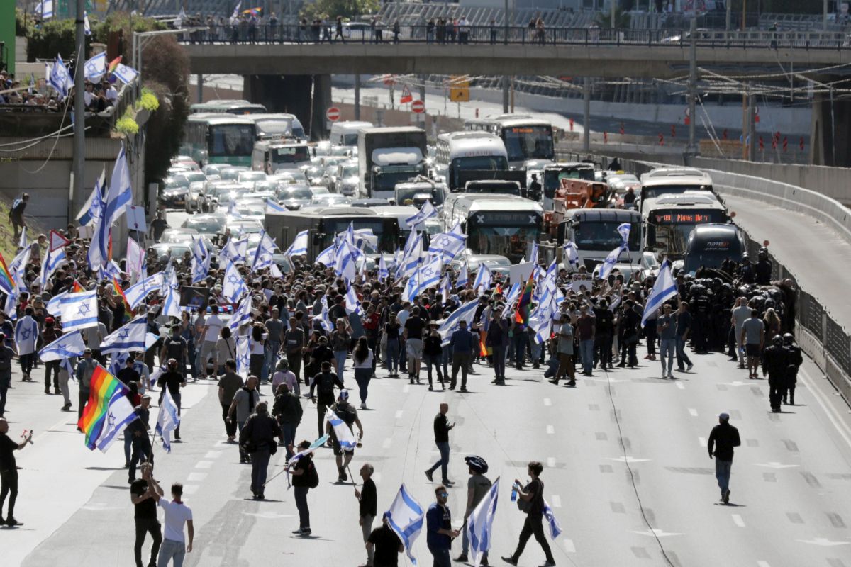 Proteste de amploare în Israel față de reforma judiciară. Manifestanții au blocat accesul la aeroportul din Tel Aviv