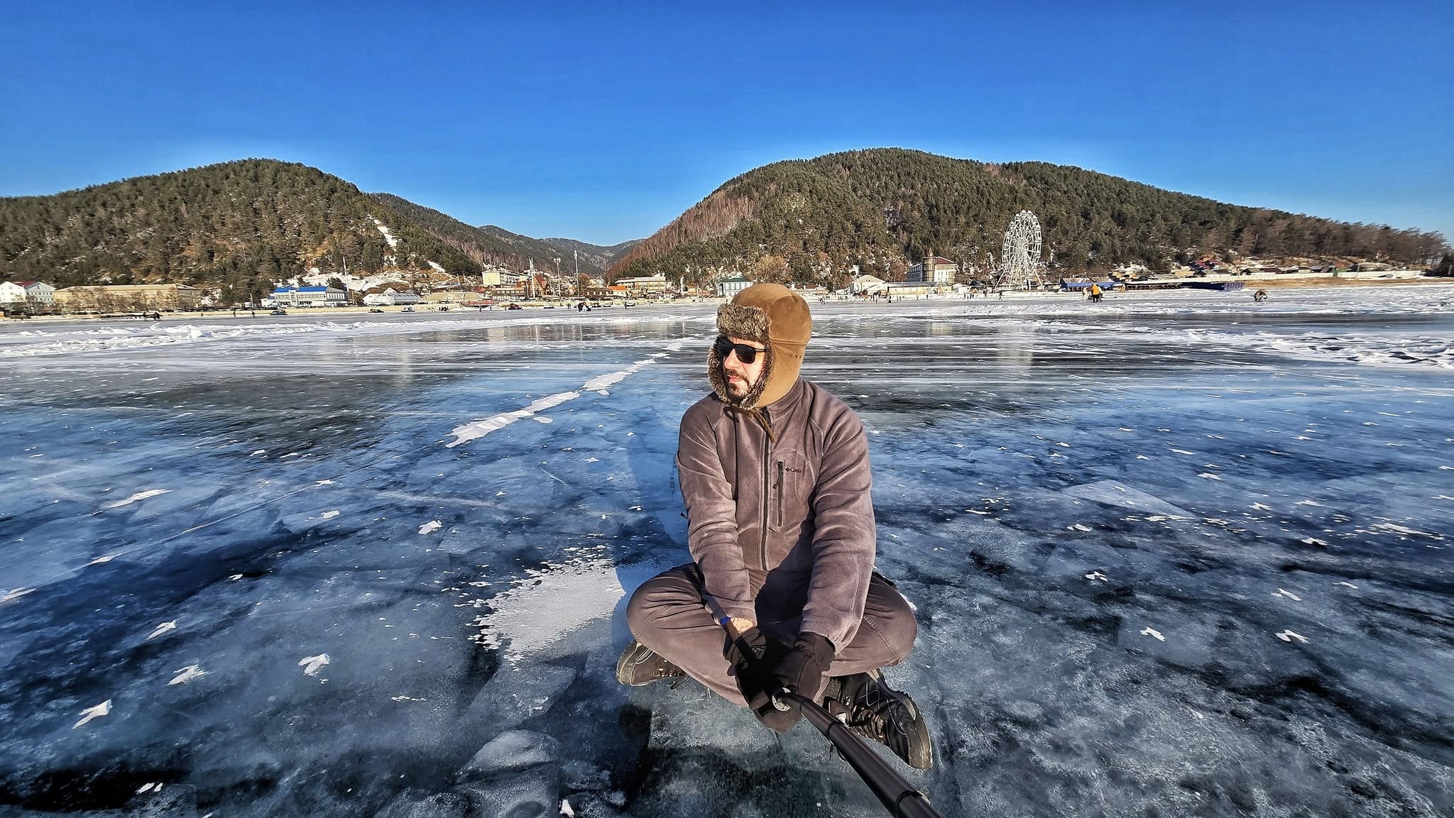 Un român a traversat Siberia cu un Duster nou, ca să ajungă în cel mai rece oraș din lume: „Îți îngheață fața, nasul, genele, tot” I VIDEO 