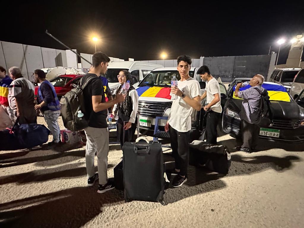 Primii români care au ieşit din Fâşia Gaza au ajuns la București. Urmează al doilea grup