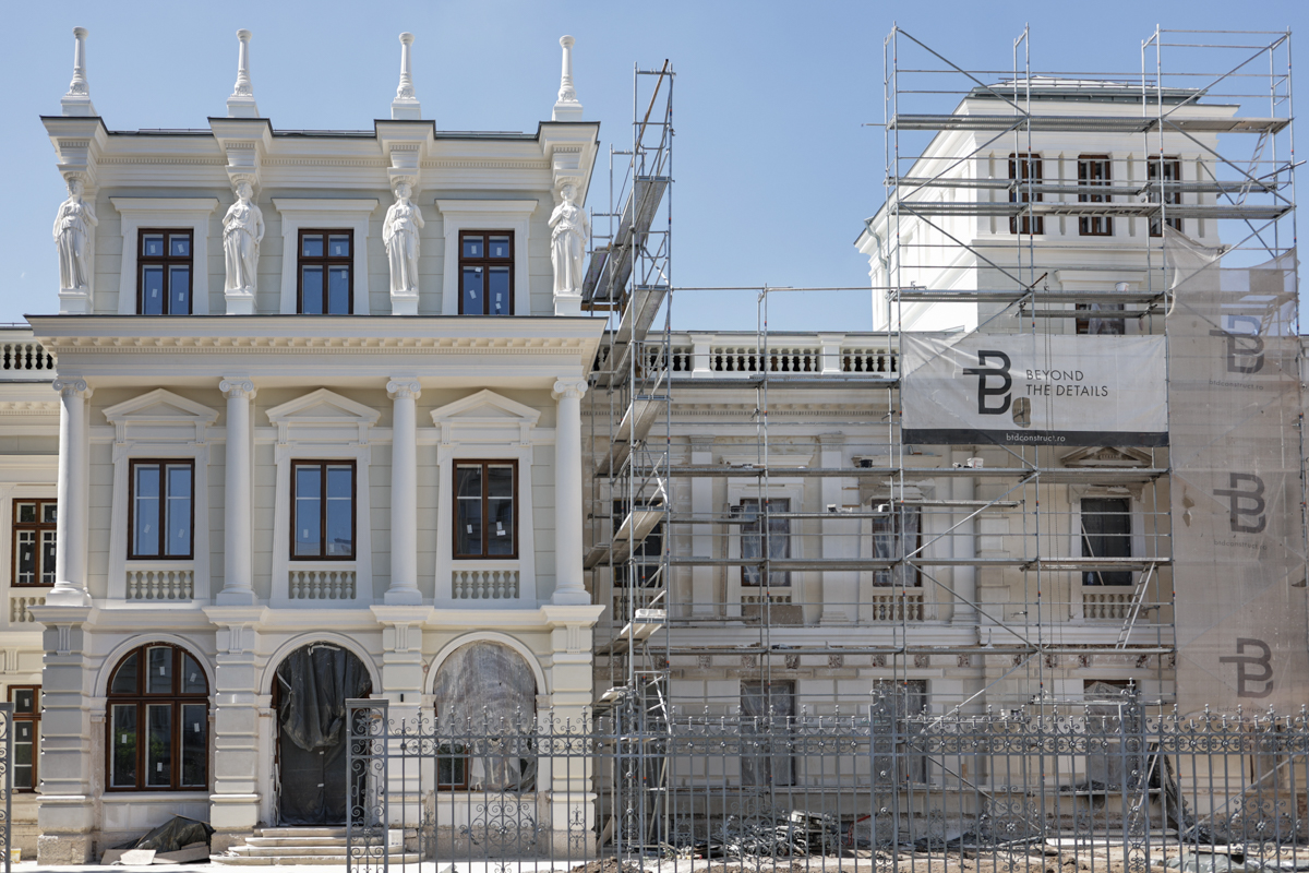 Renovarea Palatului Știrbei se apropie de final. „Bijuteria” de pe Calea Victoriei a revenit la gloria de odinioară