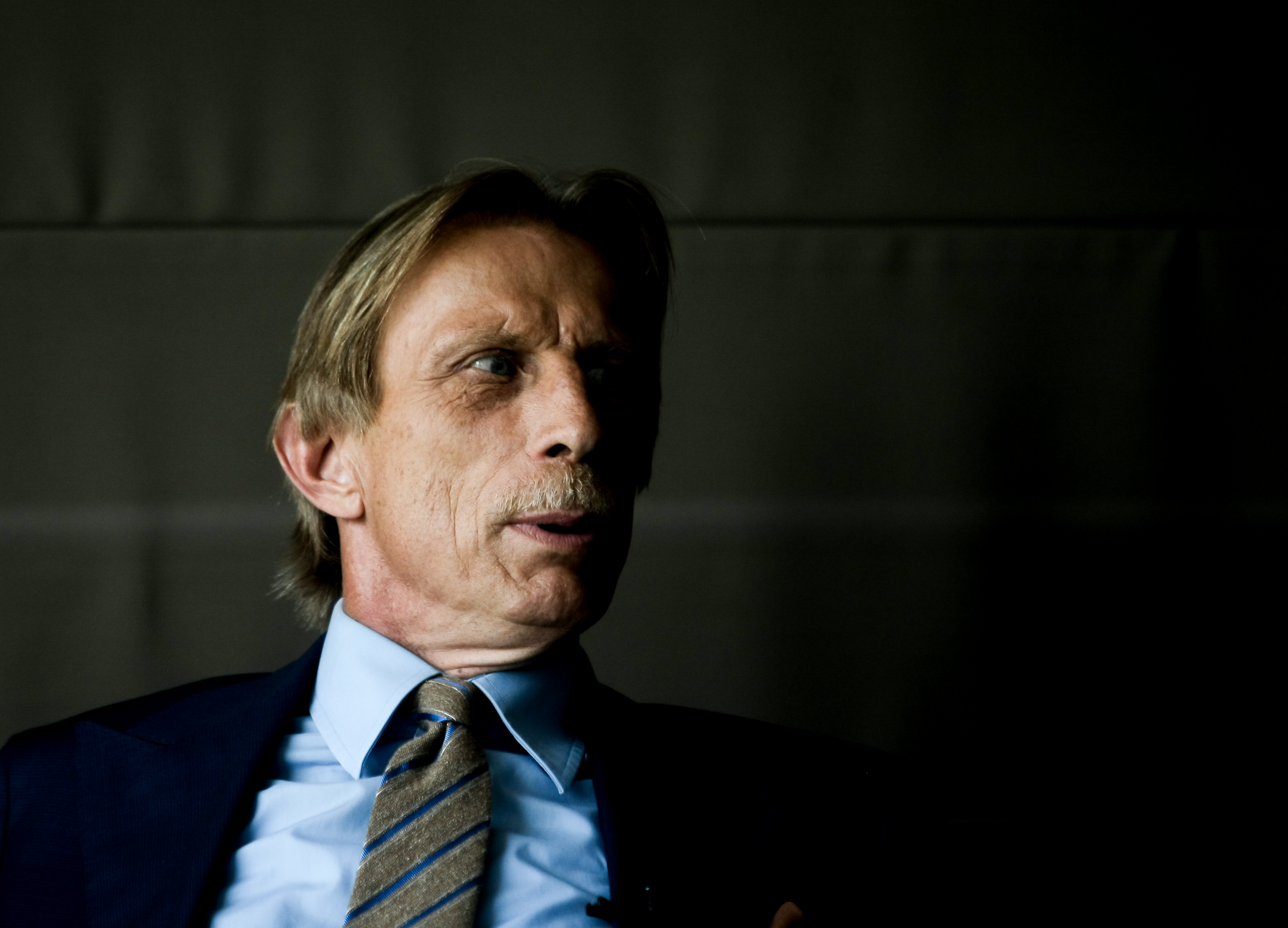 Neamțul Christoph Daum, selecționerul României, într-o confesiune sinceră: ”Viața e un dar pentru mine. Am avut o boală grea, dar am primit a doua șansă. Sunt norocos”. Cum pregătește debutul în preliminariile CM 2018 | EXCLUSIV&FOTO%VIDEO