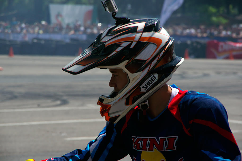 Aşii driftului au topit asfaltul! Cei mai buni piloţi s-au întrecut într-un spectacol impresionant / GALERIE FOTO