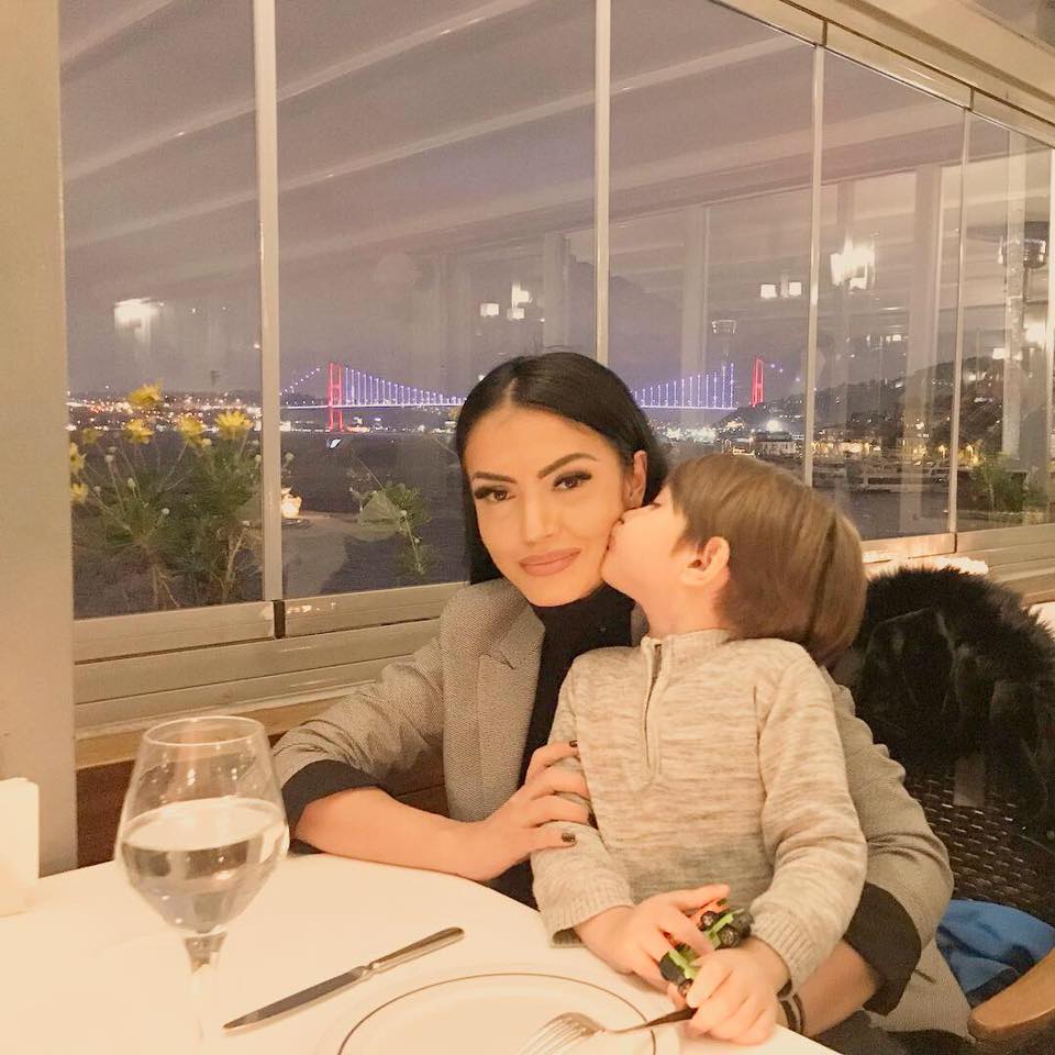 Andreea Mantea și fiul ei s-au întors la Istanbul. Ce au făcut în primele zilele ale noului an | FOTO
