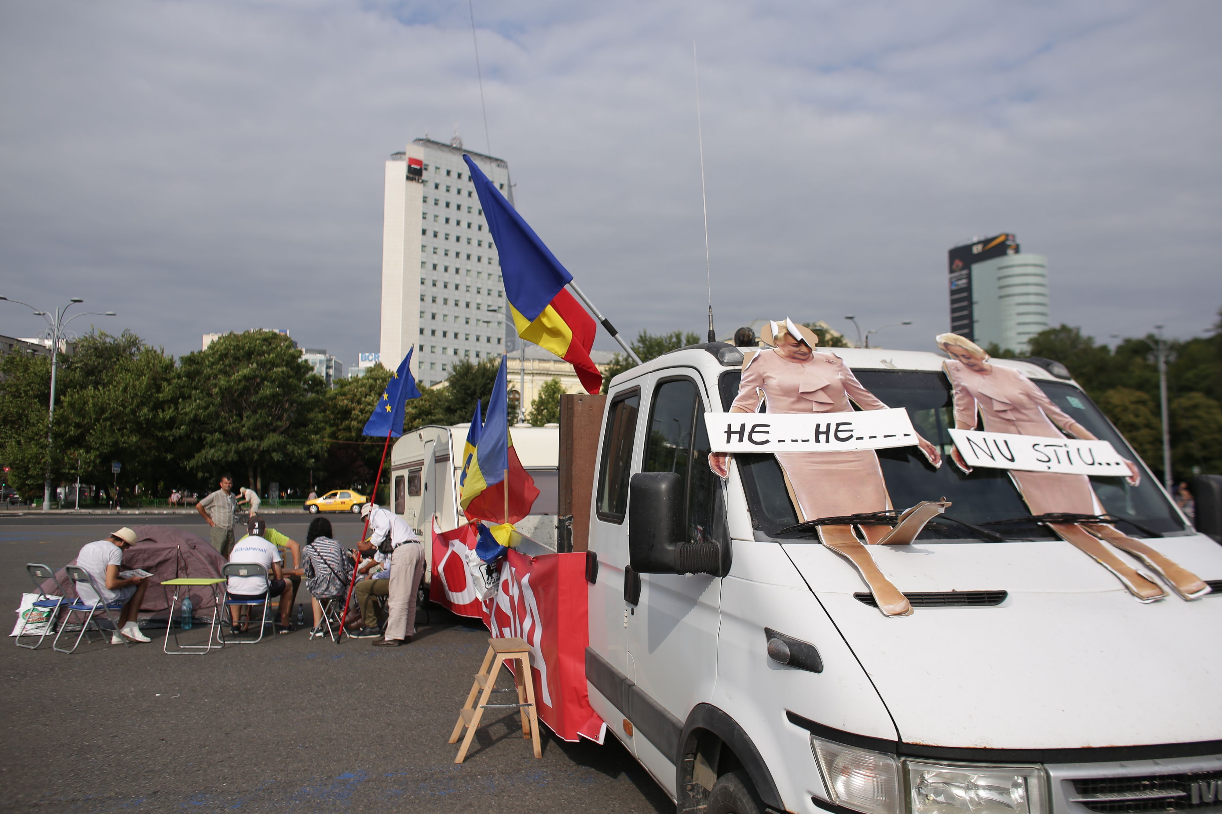 Ce spun primii manifestanți din Piața Victoriei, cu o zi înaintea mitingului diasporei. "Vreau binele ţării noastre"
