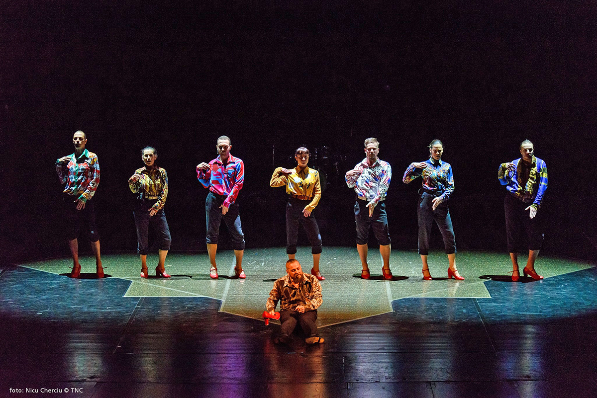 Recomandările culturale ale săptămânii. Spectacolul de teatru în care se cântă, se dansează și se cugetă la bădărănie