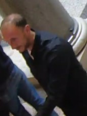 Un colier regal cu 673 de diamante, de 4,3 milioane de dolari, a fost furat dintr-un muzeu din Viena, în plină zi