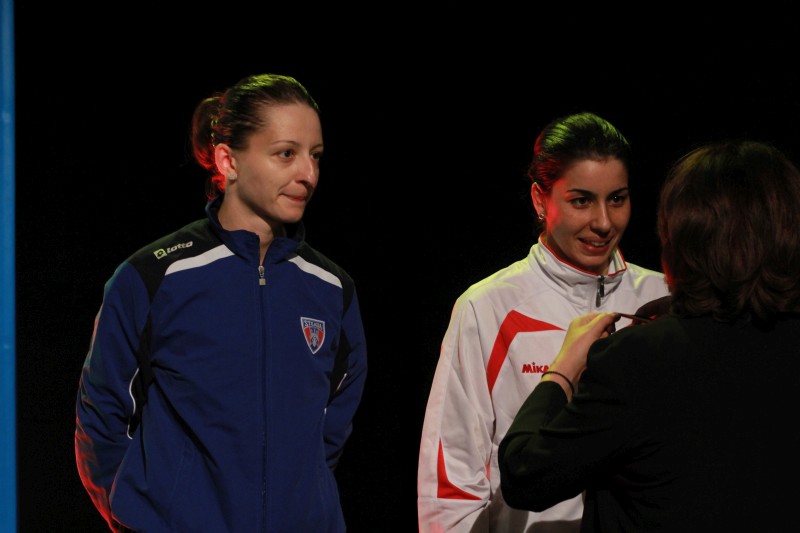 Simona Pop și Tibi Dolniceanu sunt campionii României la spadă, respectiv la sabie / FOTO