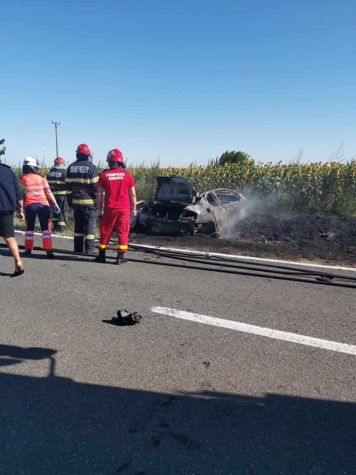 Doi șoferi morți într-un accident cu o mașină care a luat foc și o dubă de pepeni, între Izlaz şi Gârbov, în Teleorman