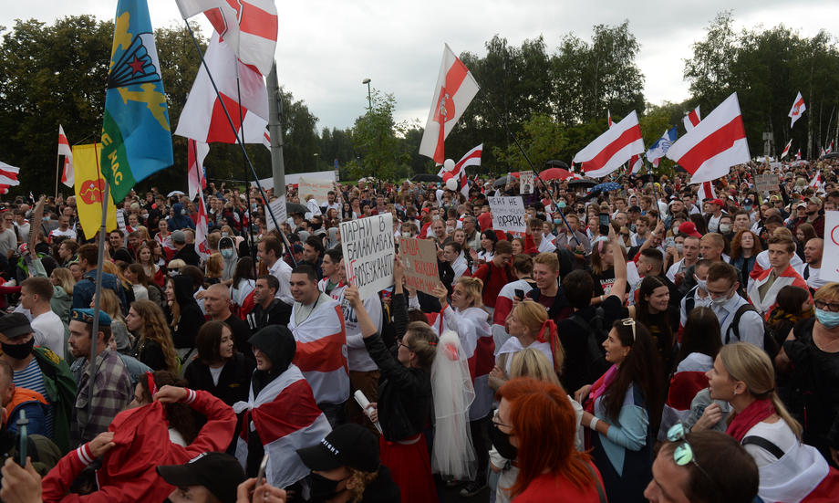 Protest uriaș la Minsk, în a patra săptămână de manifestații anti-Lukaşenko. Peste 30 de oameni au fost arestaţi