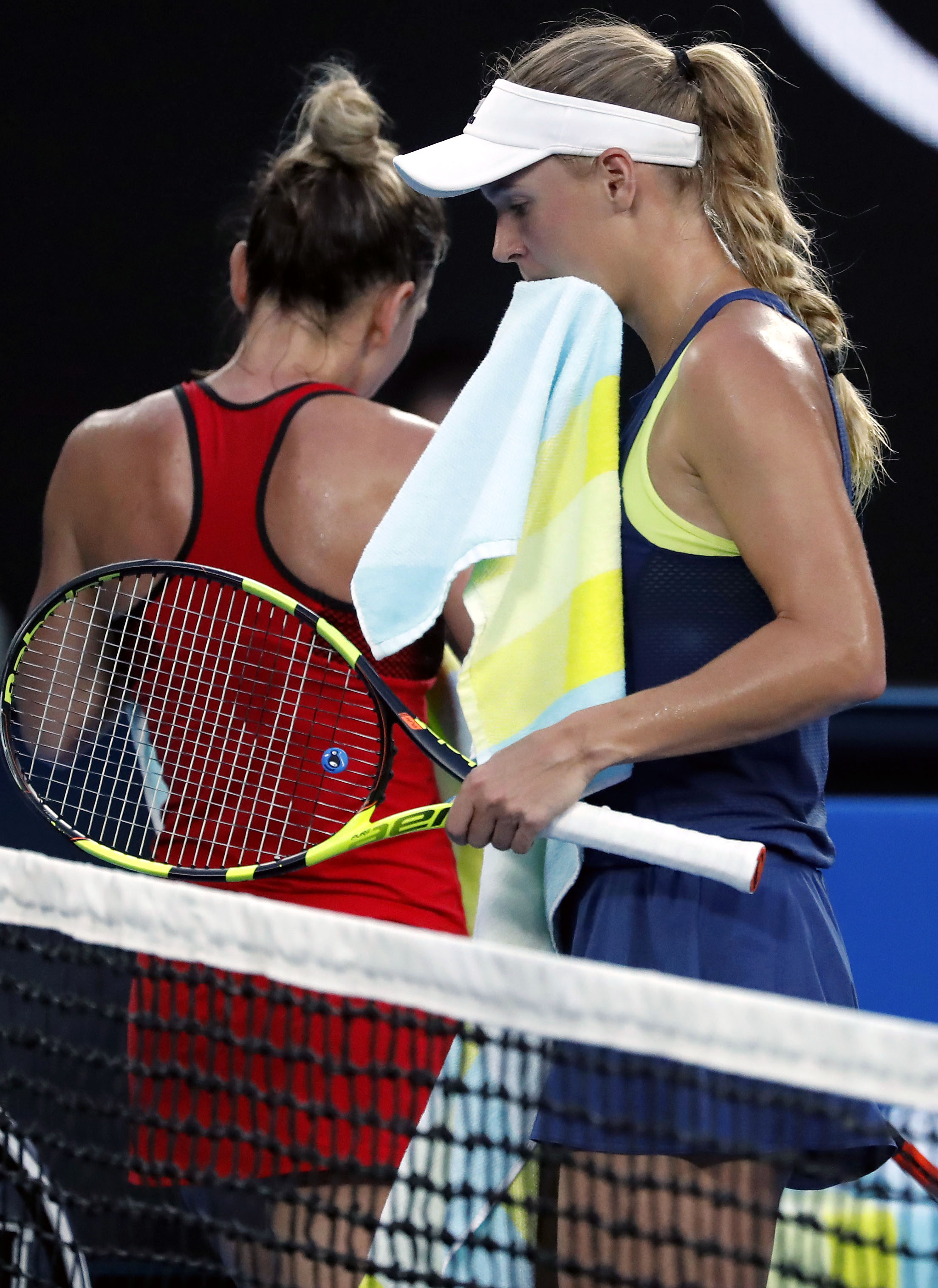 Imaginile finalei Halep - Wozniacki. Românii fac show pe Rod Laver Arena, din Melbourne. S-au speriat când a acuzat probleme fizice: ”Simo de oțel”” / FOTO