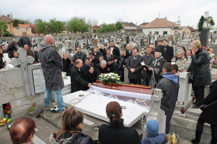 Catrinel Raț a leșinat de durere la căpătâiul fiicei sale, Paula!