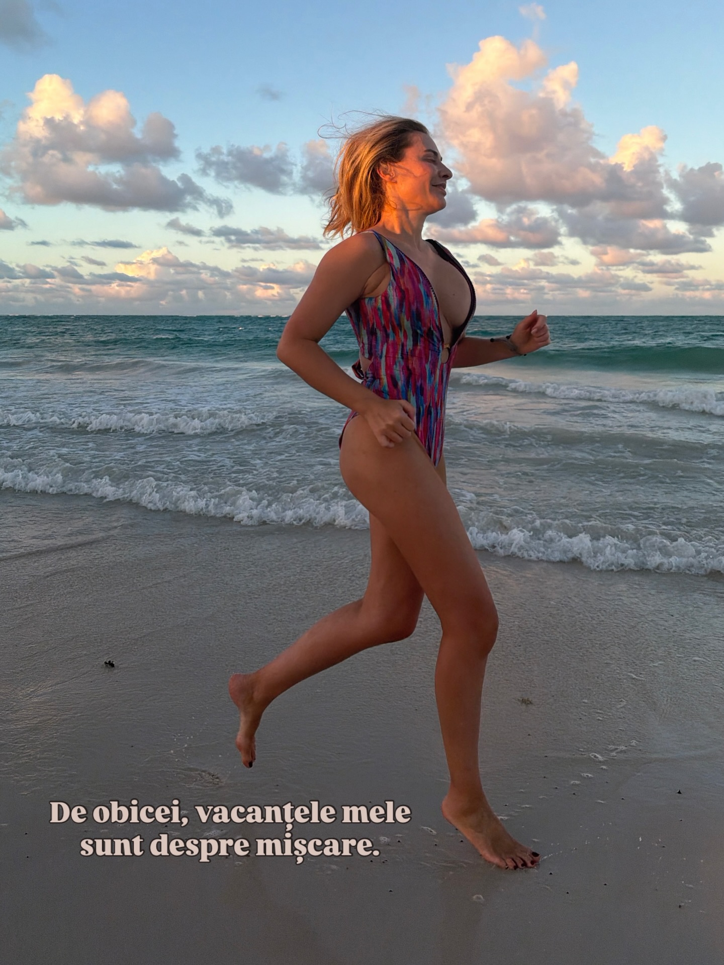 Imagini cu Adina Buzatu în costum de baie, la 49 de ani. Ce a pățit vedeta în Republica Dominicană. „Deja prea mult”