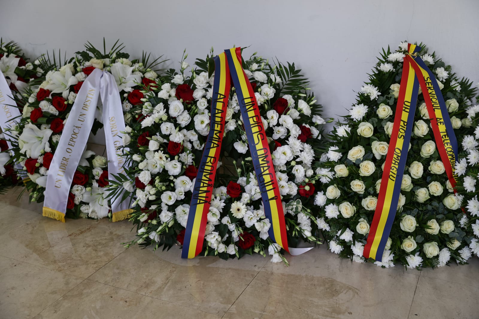 Funeralii de stat pentru Ion Iliescu. Ultimele omagii aduse în fața sicriului fostului președinte, în Sala Unirii, la Palatul Cotroceni