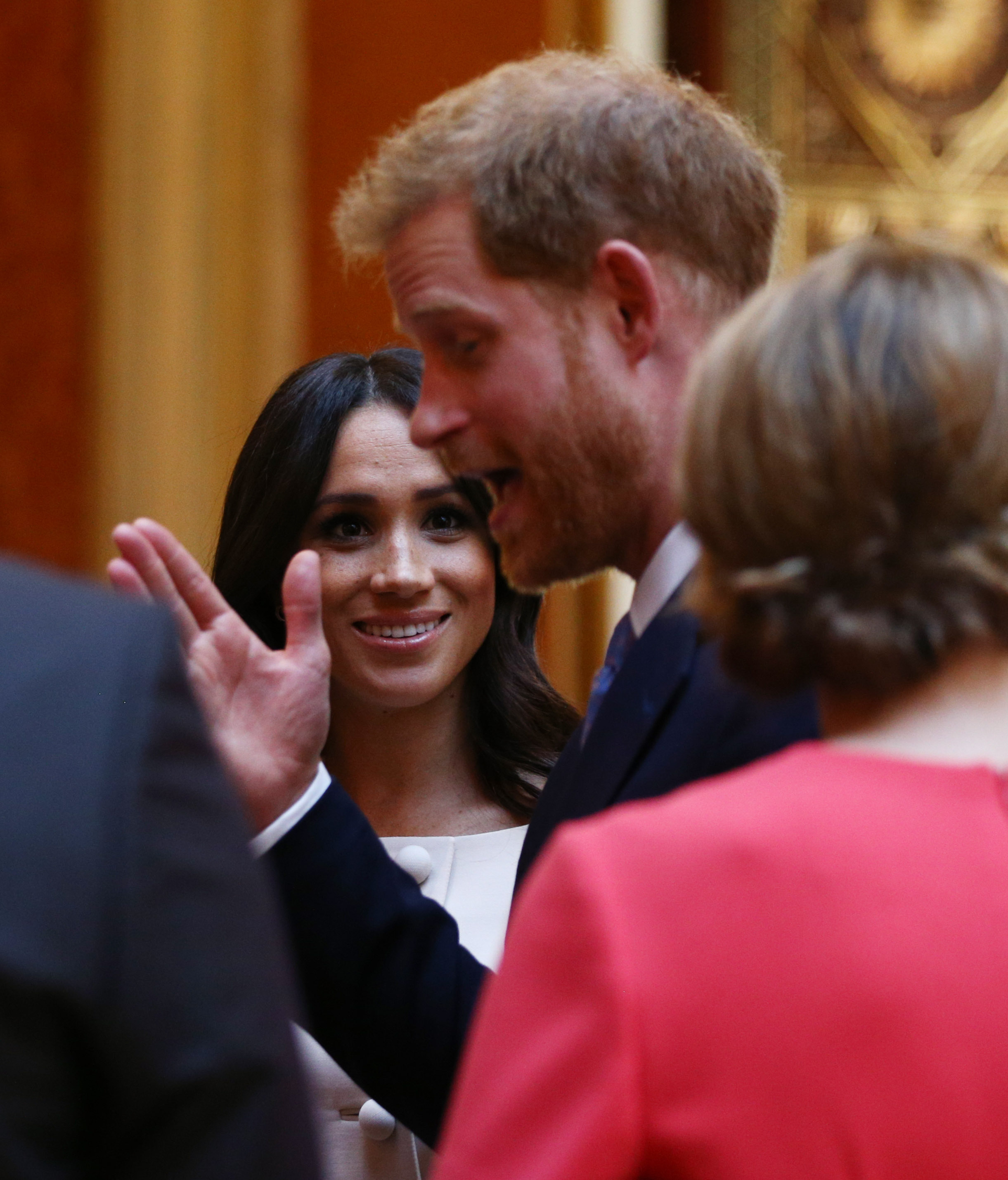 FOTO | Meghan Markle, lipsită de respect în fața Reginei Marii Britanii. Cum a stat ducesa de Sussex la fotografia oficială