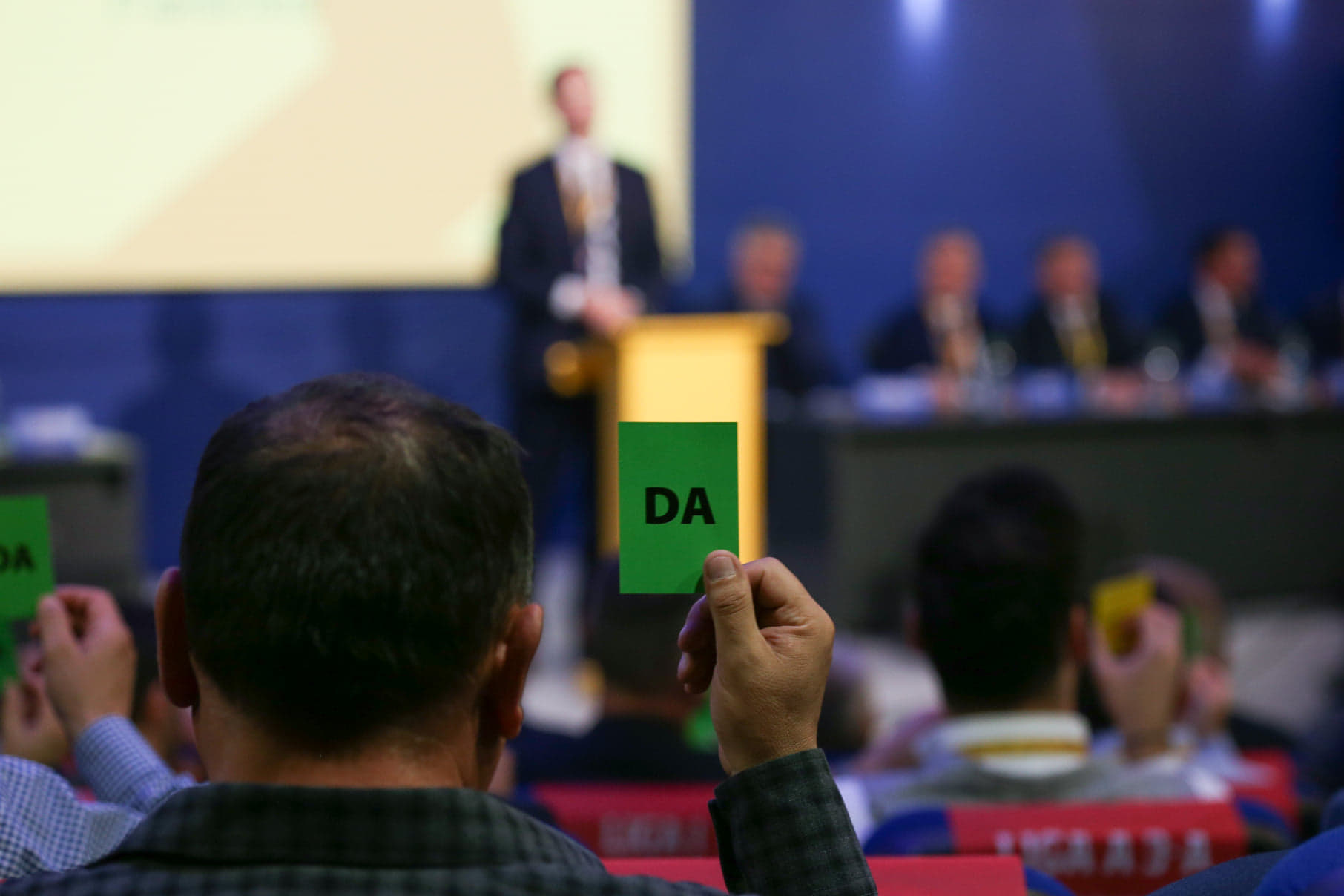 FOTO | Adunarea Generală a FRF 2019. S-a schimbat sigla FRF. Trolere și alte suveniruri, cadou pentru membri! Cine e Maria Ceaușilă, senzația zilei