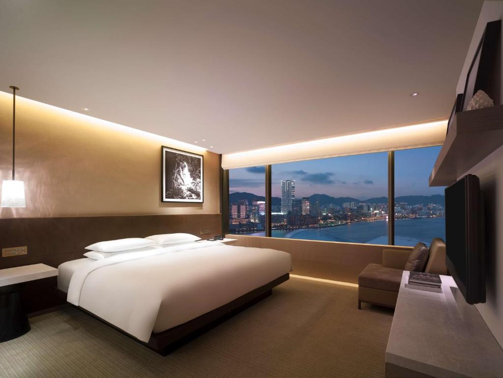 Deplasare de lux în Hong Kong pe banii universității. UNATC trimite trei șefi la un hotel de 5 stele: „O oportunitate strategică”