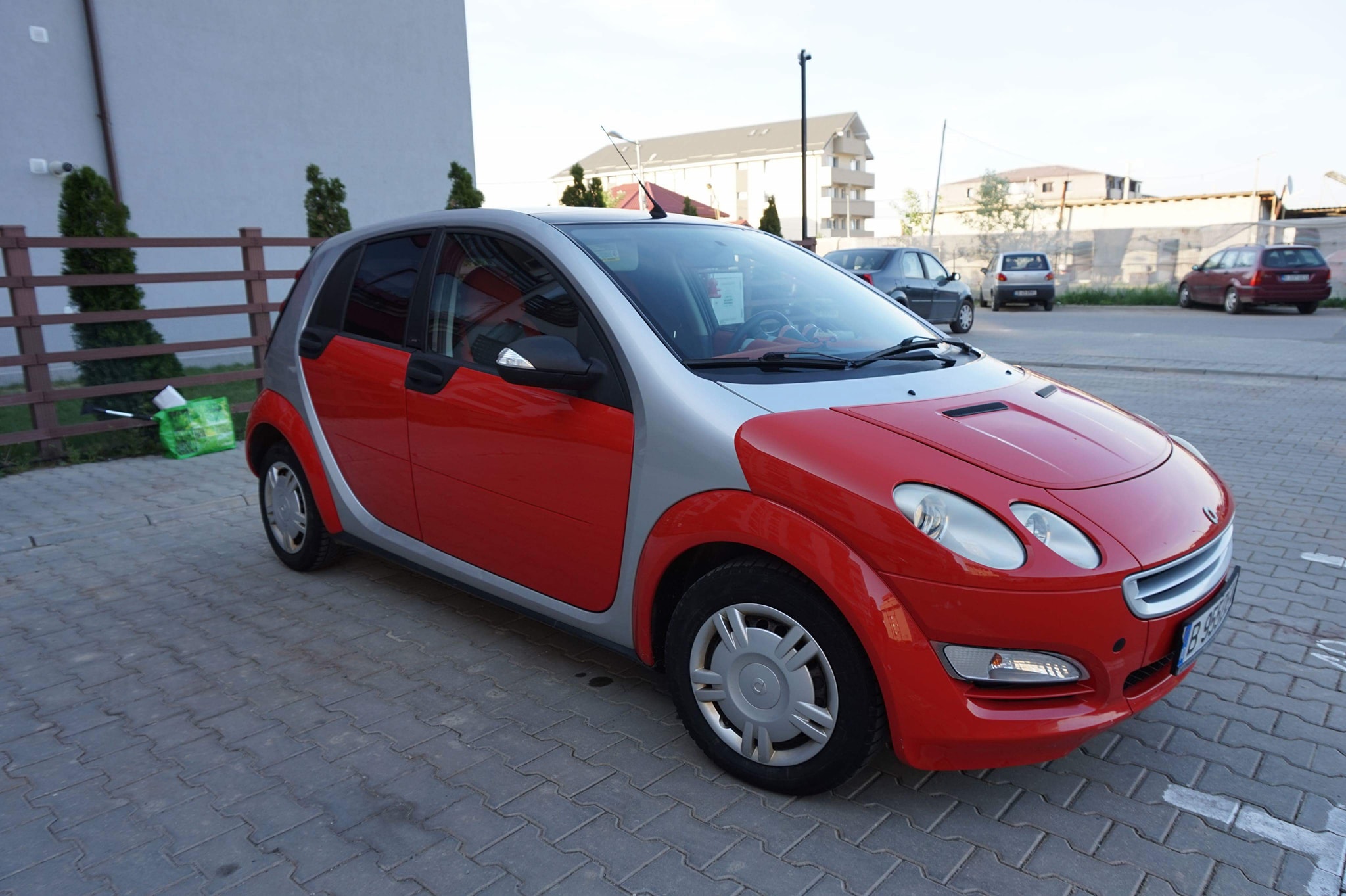Deea Maxer își vinde mașina. Cât cere pe automobilul din 2004 | FOTO