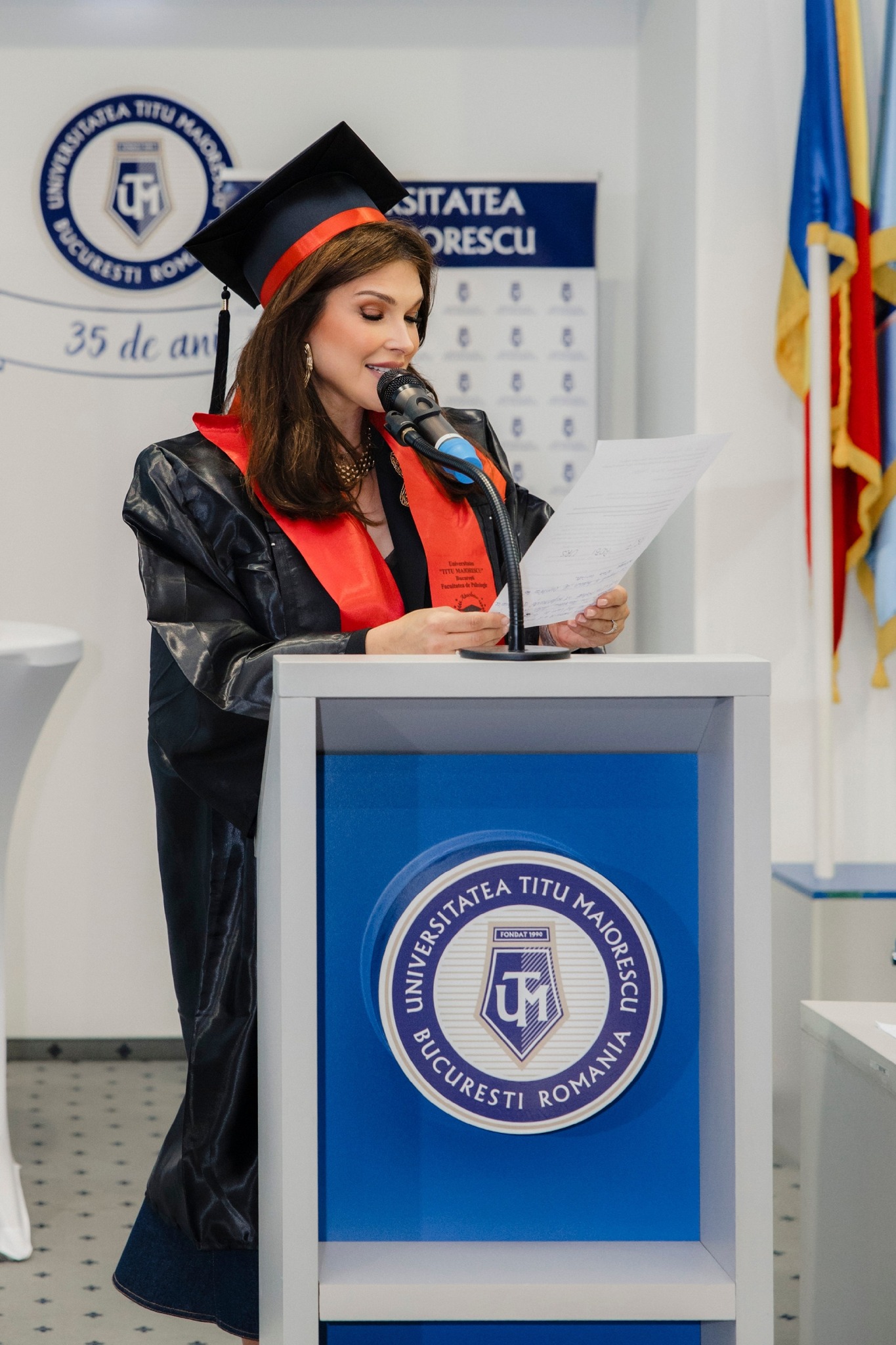 Vedete din România care s-au înscris la facultate după 40 de ani