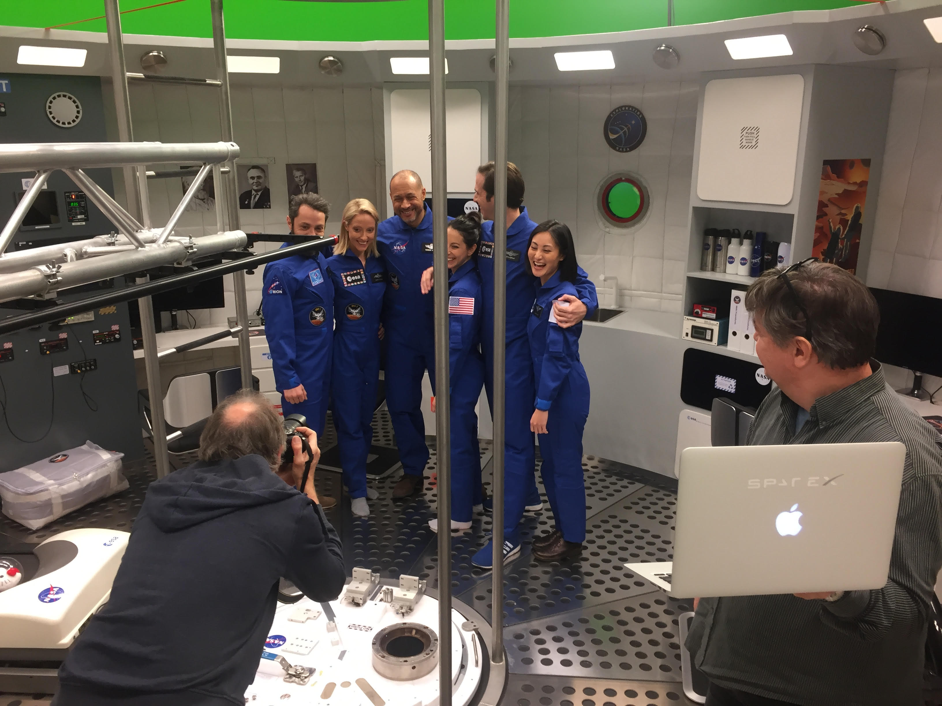 VIDEO / Nicholas Lupu, actorul român care joacă în „Mars1001”, cel mai futurist documentar de realitate virtuală. În film apare și fiul astronautului Neil Armstrong
