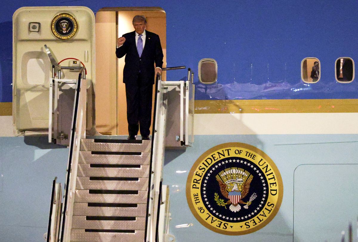 Donald Trump a ajuns în China pentru întâlnirea cu Xi Jinping: imagini de la primirea liderului american