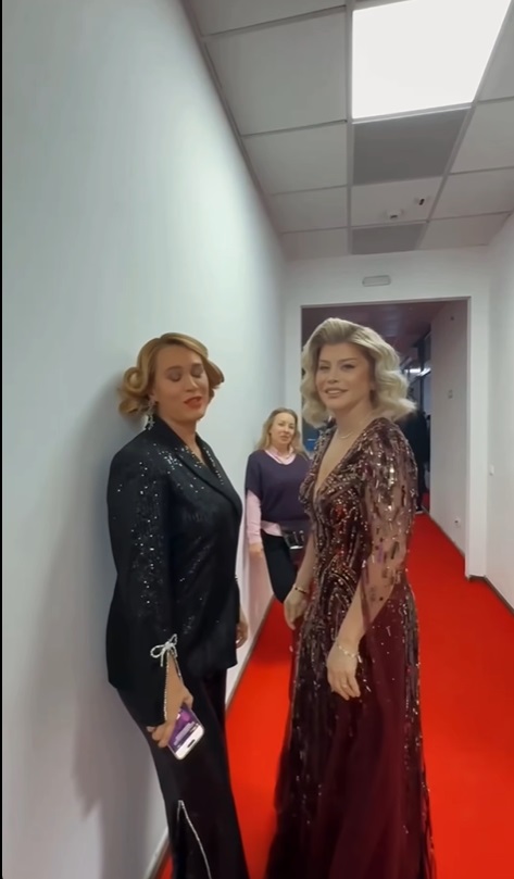 Imagini rare cu Mihaela Rădulescu și Loredana Groza împreună. Cum s-au fotografiat cele două dive