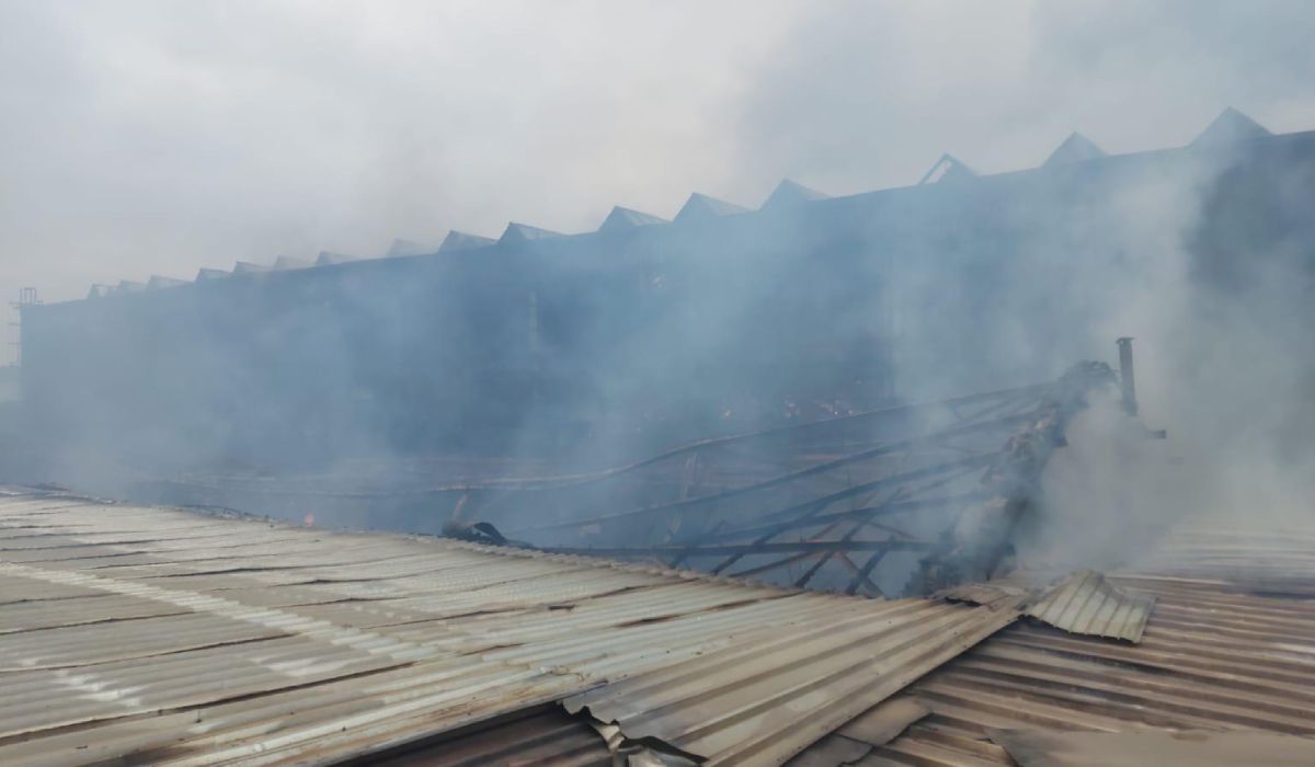 Incendiu în București. RO-alert pentru oamenii care locuiesc în zona Giulești | VIDEO