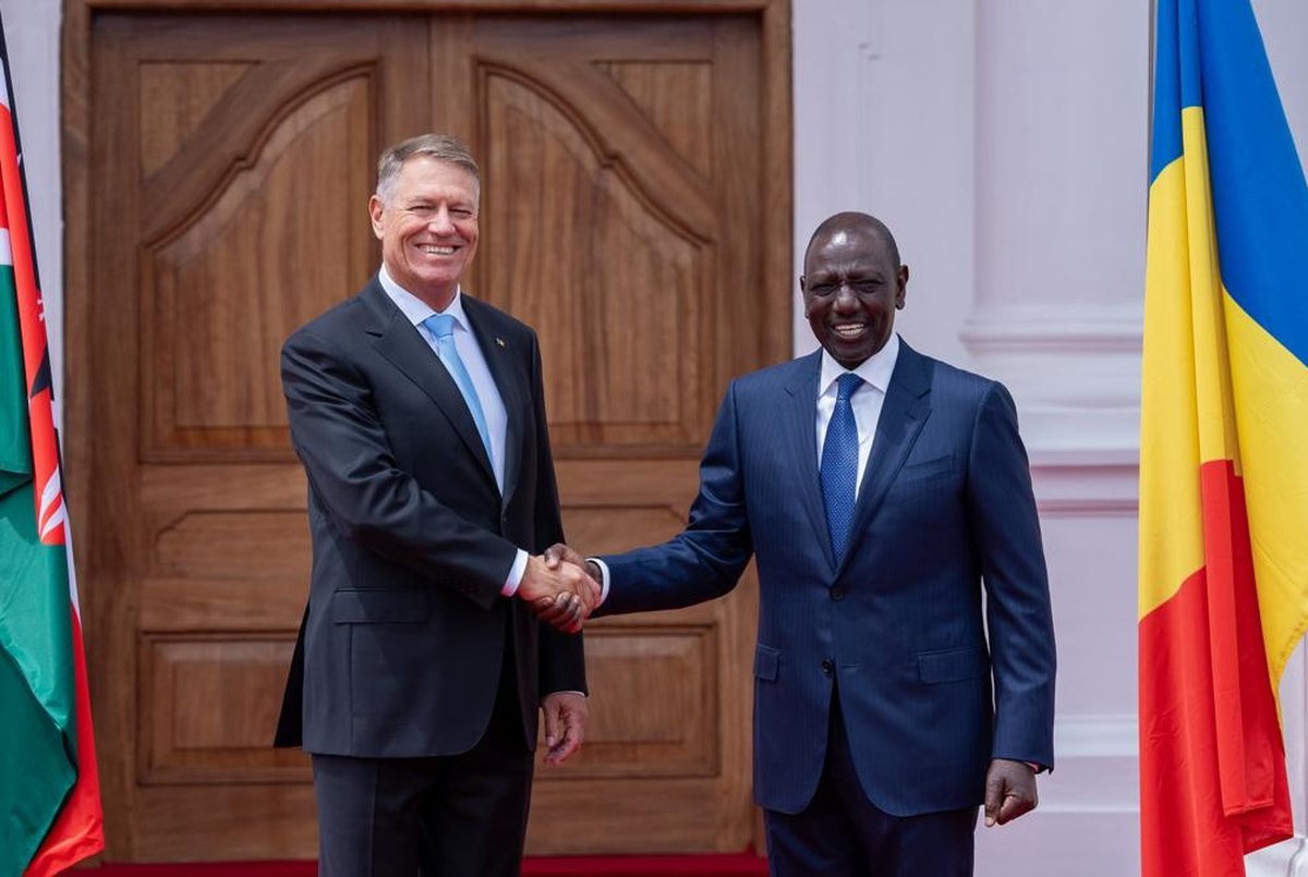 Klaus Iohannis a ajuns în Kenya, prima țară din turneul african. Discuții cu omologul său, William Ruto