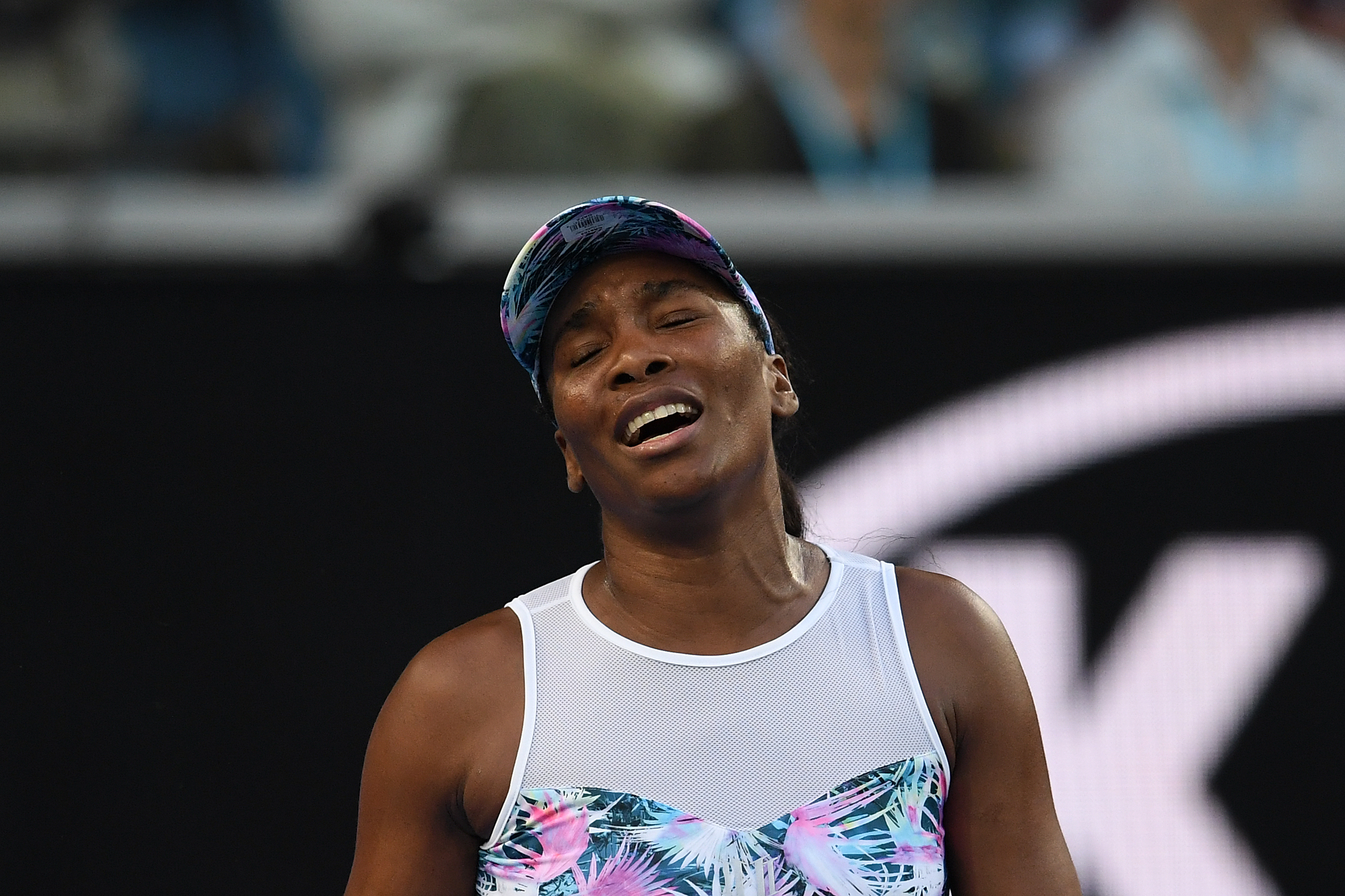Simona Halep, în optimi la Australian Open! O învinge categoric pe Venus Williams și se pregătește pentru duelul cu Serena! | VIDEO